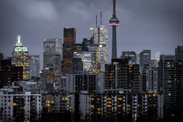 Guide des Charges Spéciales dans les Condominiums de Miami